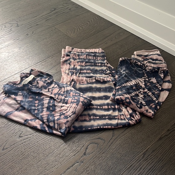 Raquel Allegra Lot - 3 tank, 2 long sleeve, 5 pant, 1 tshirt - 11 total - Picture 5 of 5